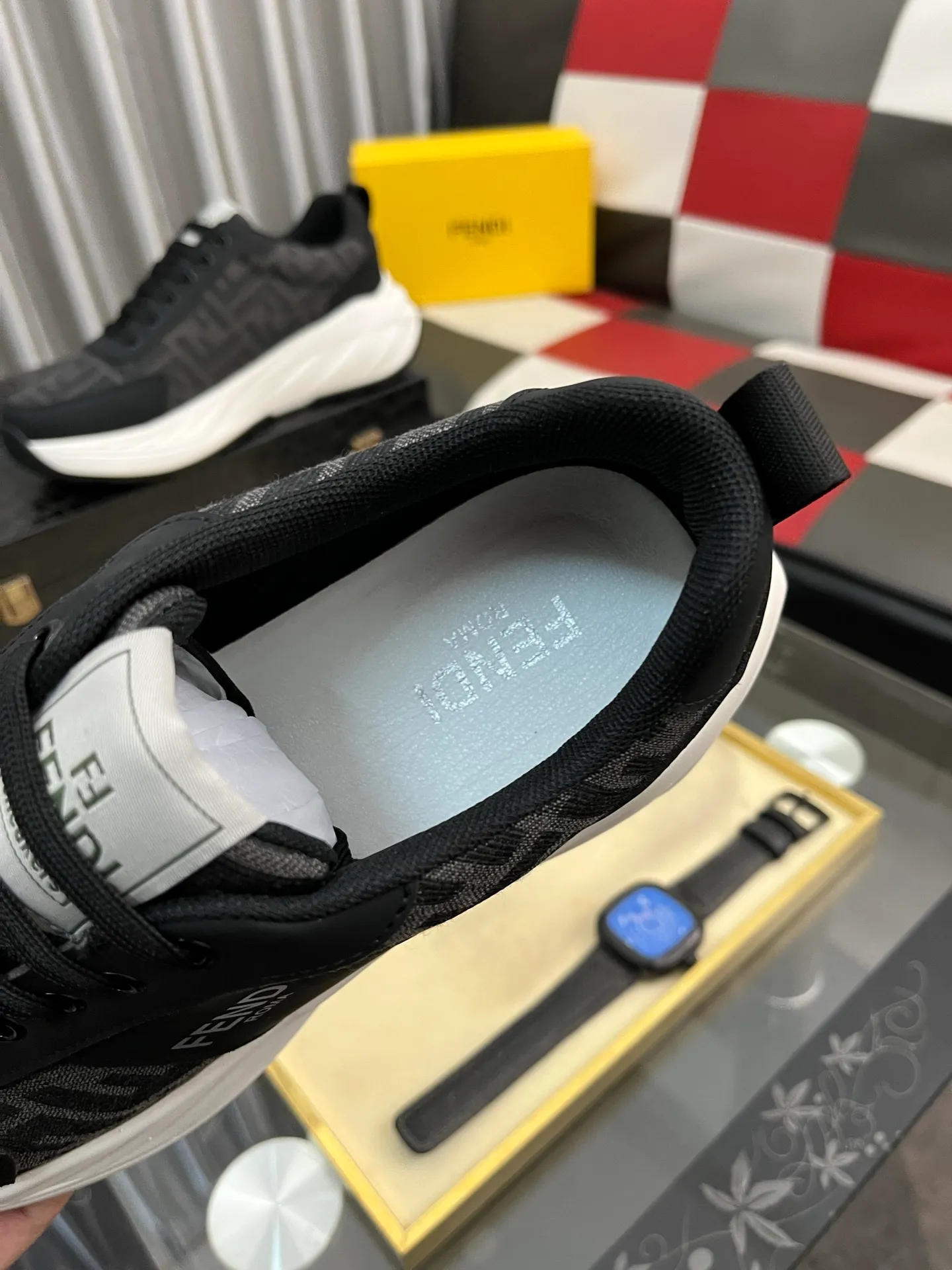 Ex-factory price: 438⌚️⌚️[Fendi] Fendi’s latest casual shoes for men! Available at counters simultaneously! A one-to-one replica of the original. Made entirely of imported top-grain calfskin, the interior is made of top-grain water-dyed cowhide, and the original factory-supplied rubber outsole. Leading new fashion concepts. Matching code: 38-442️⃣Colors available